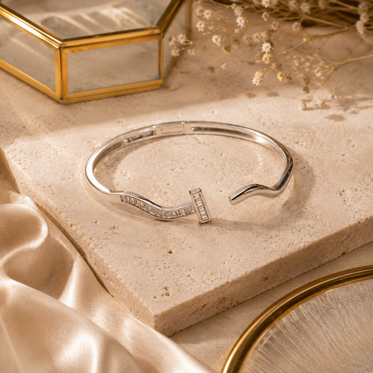 Auric Flow Bracelet